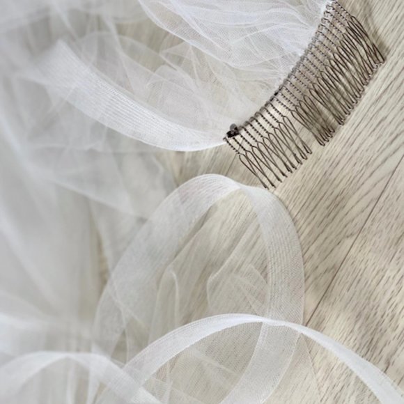 Sara Gabriel Julianne Veil - Picture 2 of 6